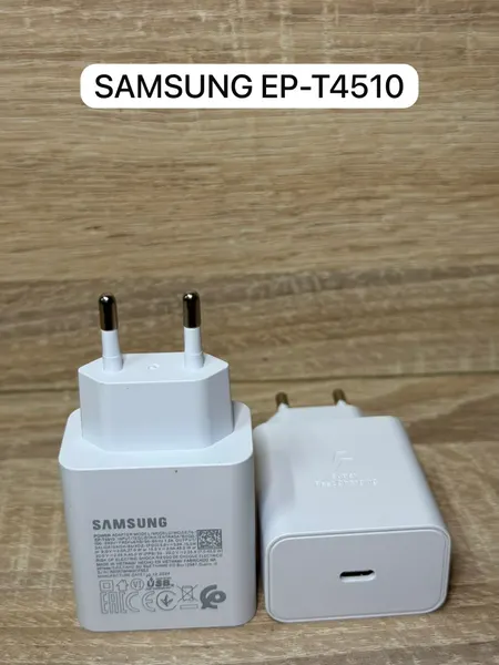 شاحن سامسونج سريع EP-T4510 بقوة 45 واط USB-C أبيض - محول طاقة أصلي للهواتف الذكية - شواحن بالجملة Errayhany Grossiste المغرب